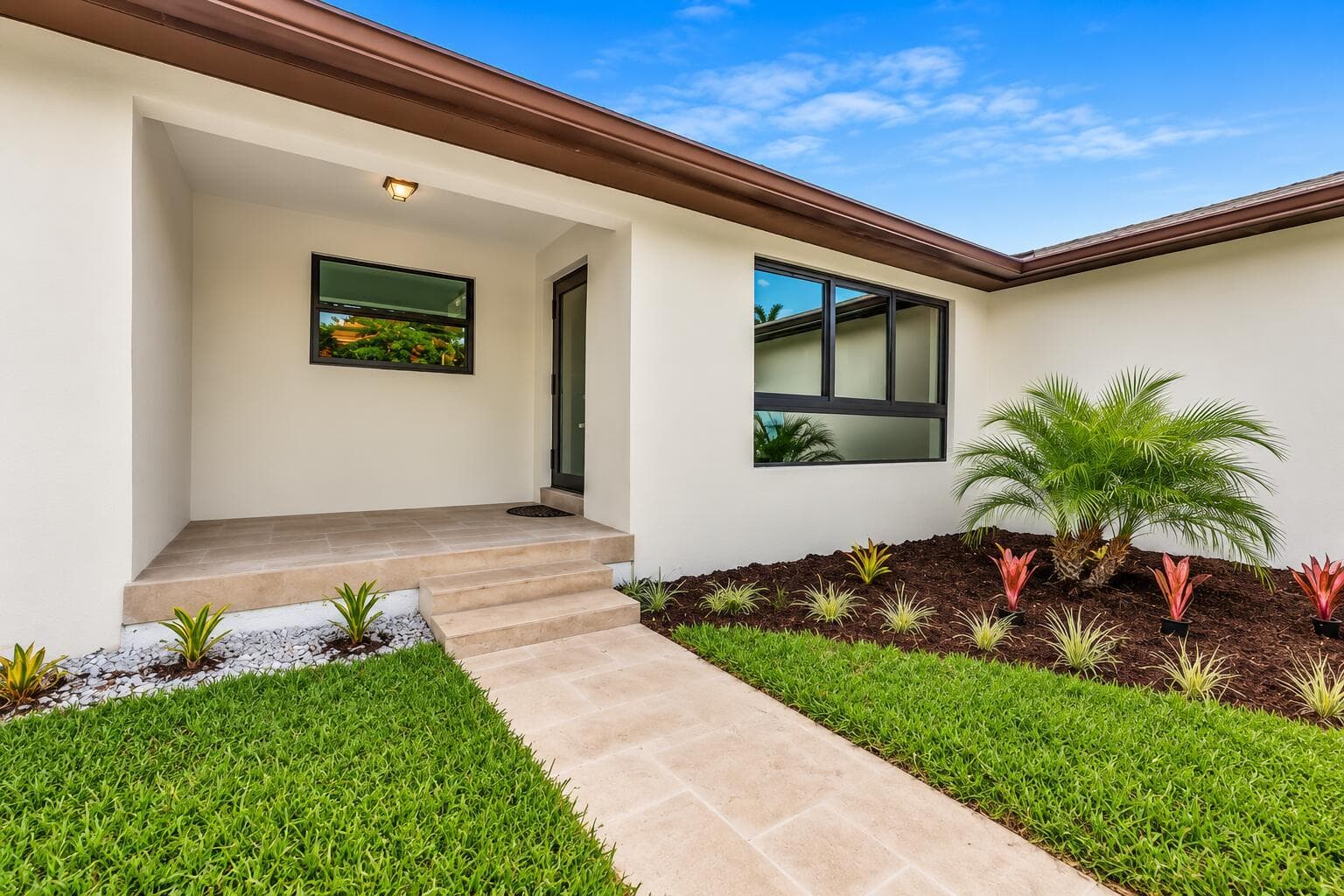 127 Calle Largo Drive, Hollywood FL 33021 photo 2