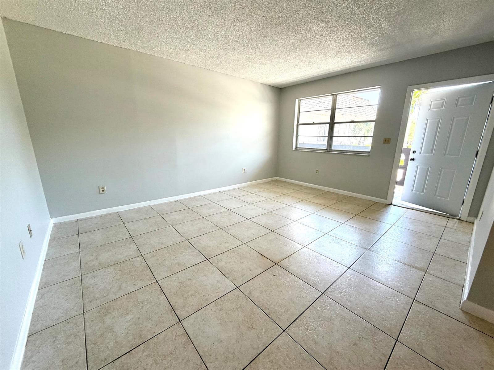 615 NE 10TH Street # 204, Hallandale Beach FL 33009 photo 5