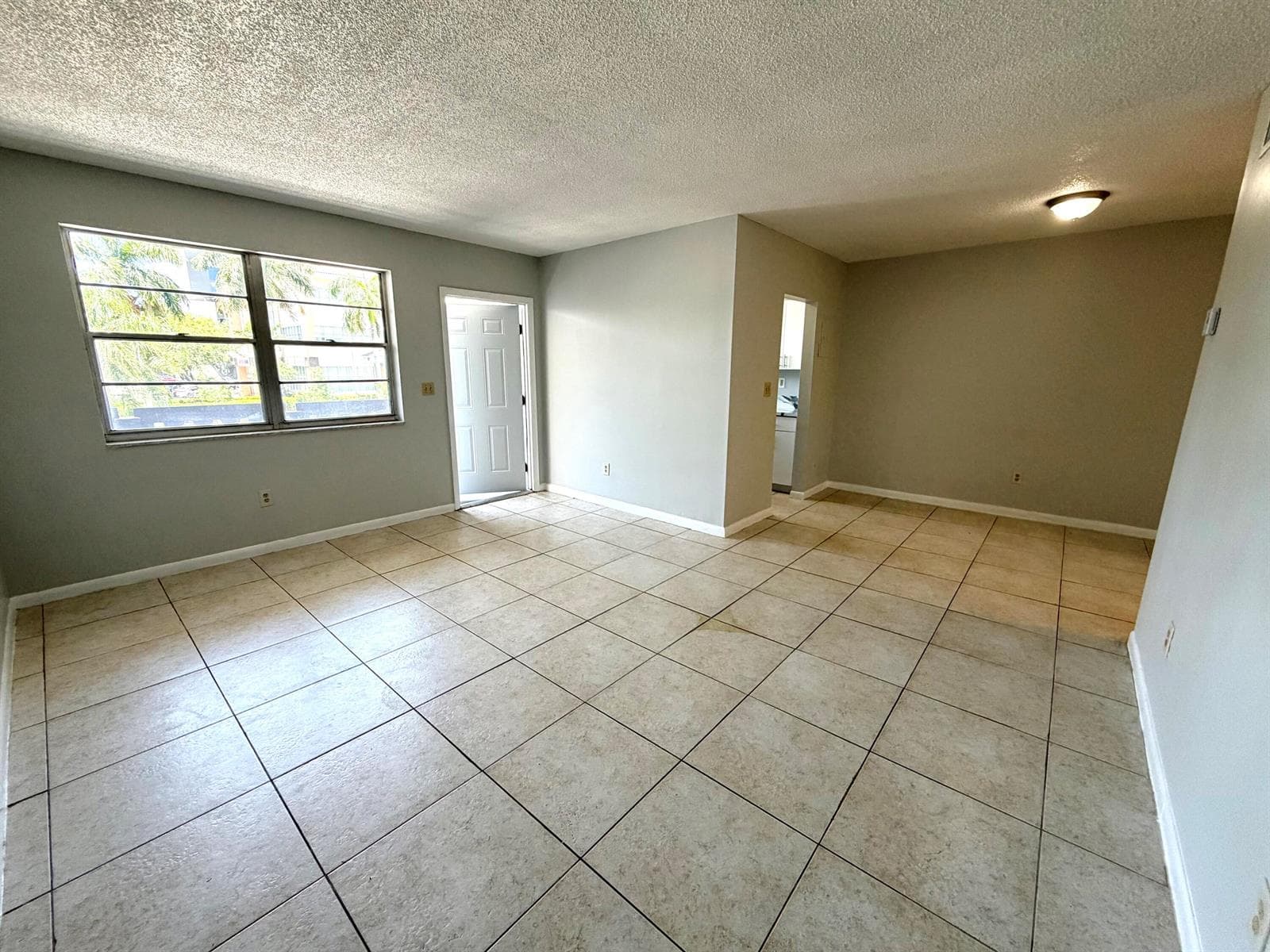 615 NE 10TH Street # 204, Hallandale Beach FL 33009 photo 4