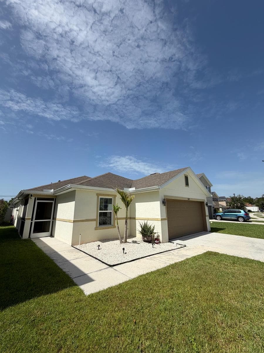 5670 NW Pine Trail Circle, Port St. Lucie FL 34983