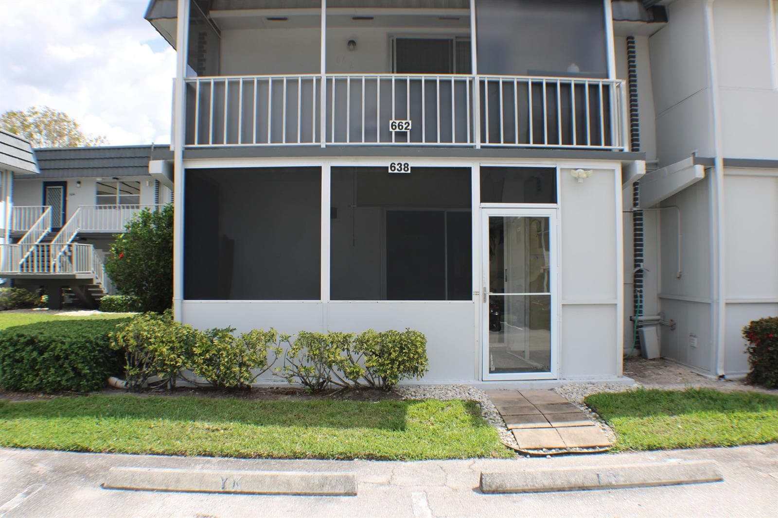 638 Saxony N, Delray Beach FL 33446 photo 2