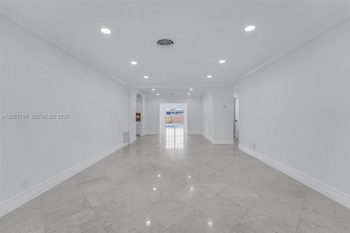 2005 N 36th Ave, Hollywood FL 33021 photo 3