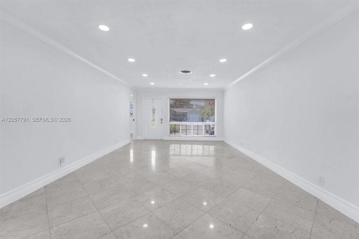 2005 N 36th Ave, Hollywood FL 33021 photo 5