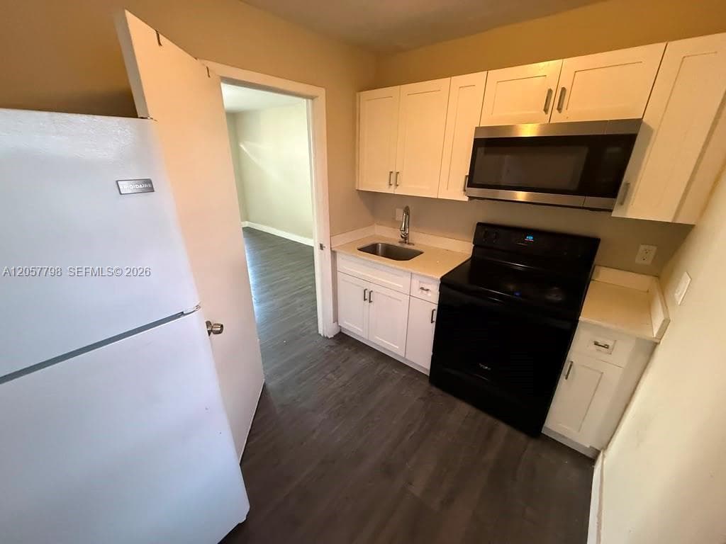 2140 NW 24th St # 2, Miami FL 33142 photo 3