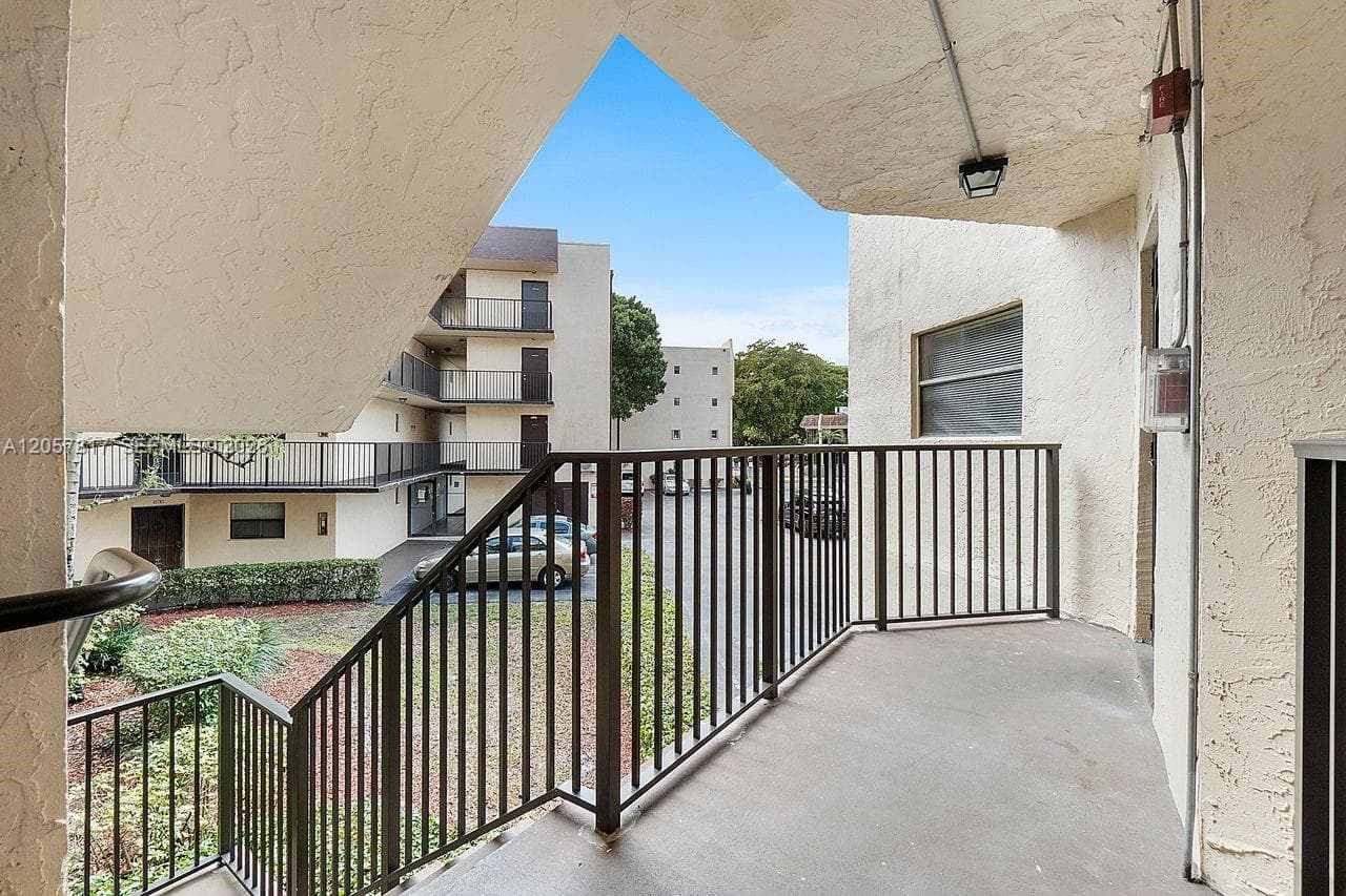 6655 W Broward Blvd # 200, Plantation FL 33317 photo 3