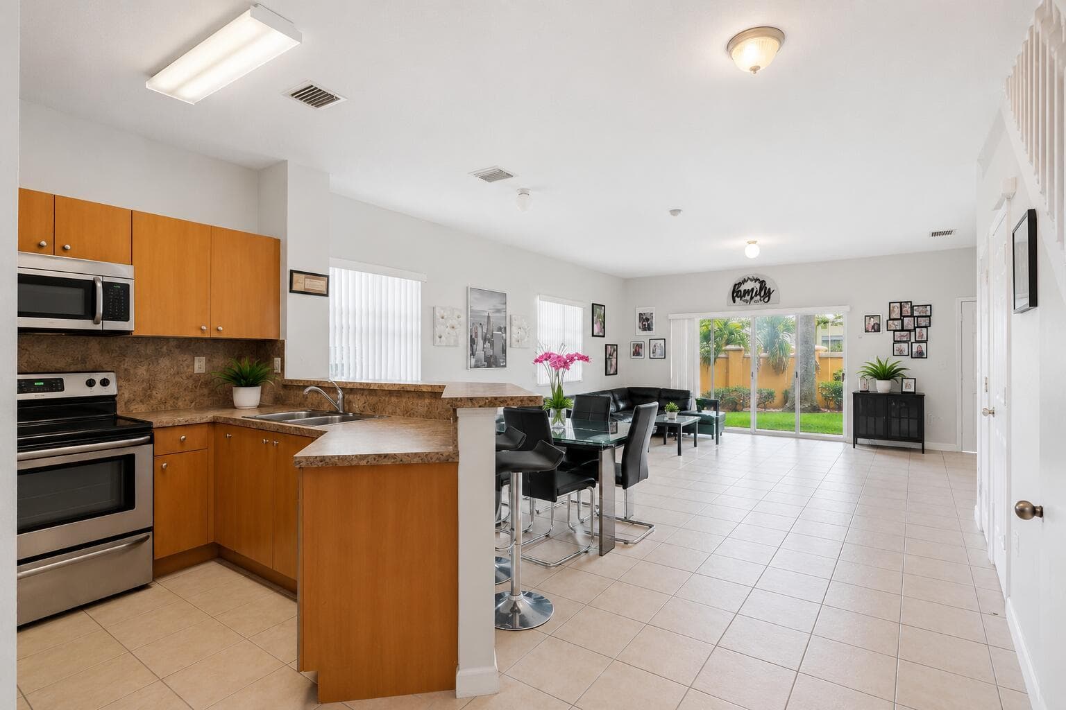 1702 SW 81ST Terrace, North Lauderdale FL 33068 photo 3