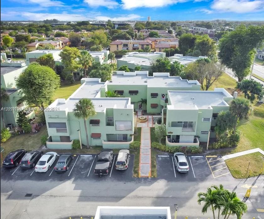 11103 NW 7th St # 202-2, Miami, FL 33172