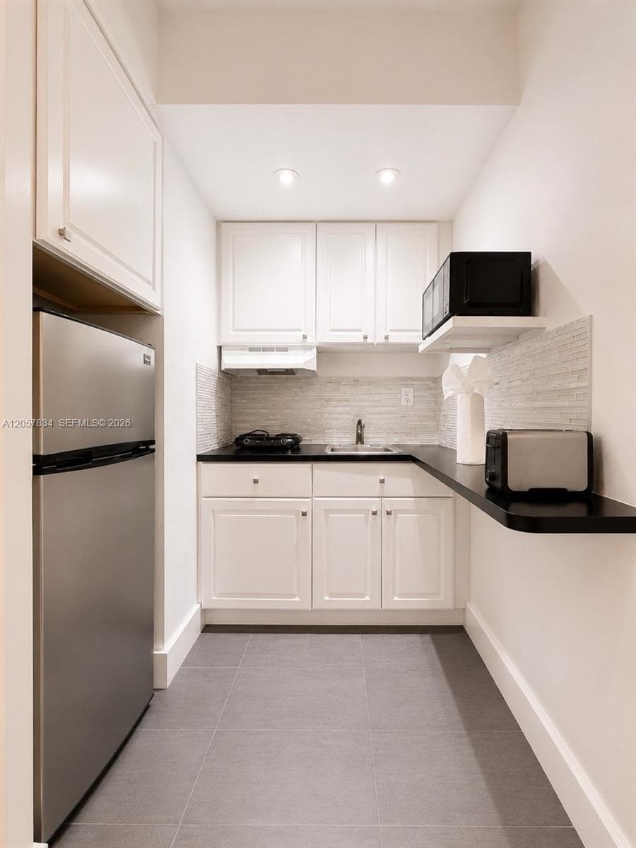 3025 Indian Creek Dr # 204, Miami Beach FL 33140