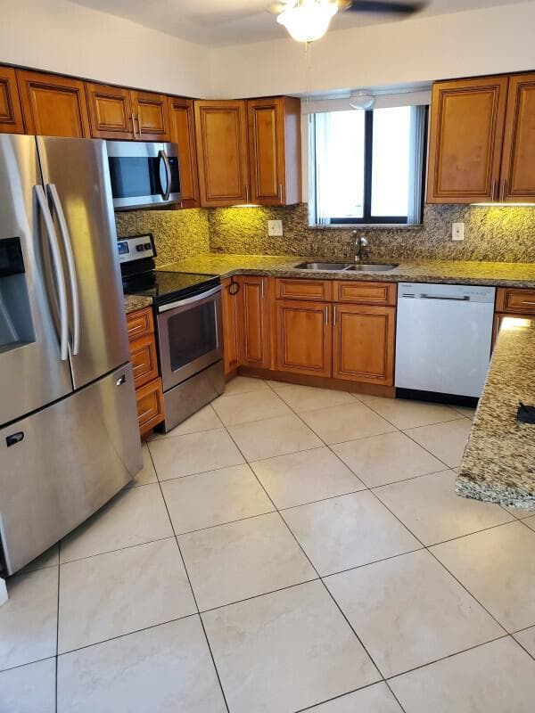 2460 NE 215th Street, Miami FL 33180 photo 3