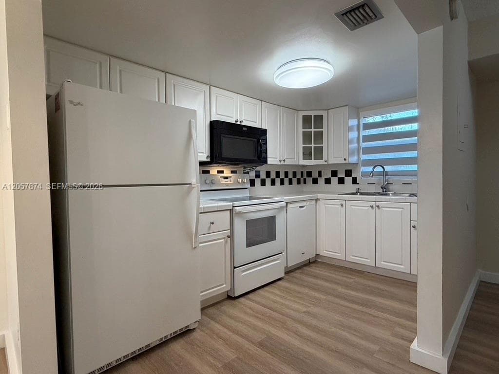 30 NW 87th Ave # C201, Miami FL 33172 photo 2