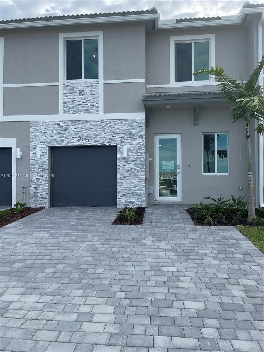 1351 SE 7th Ter, Homestead FL 33034 photo 2