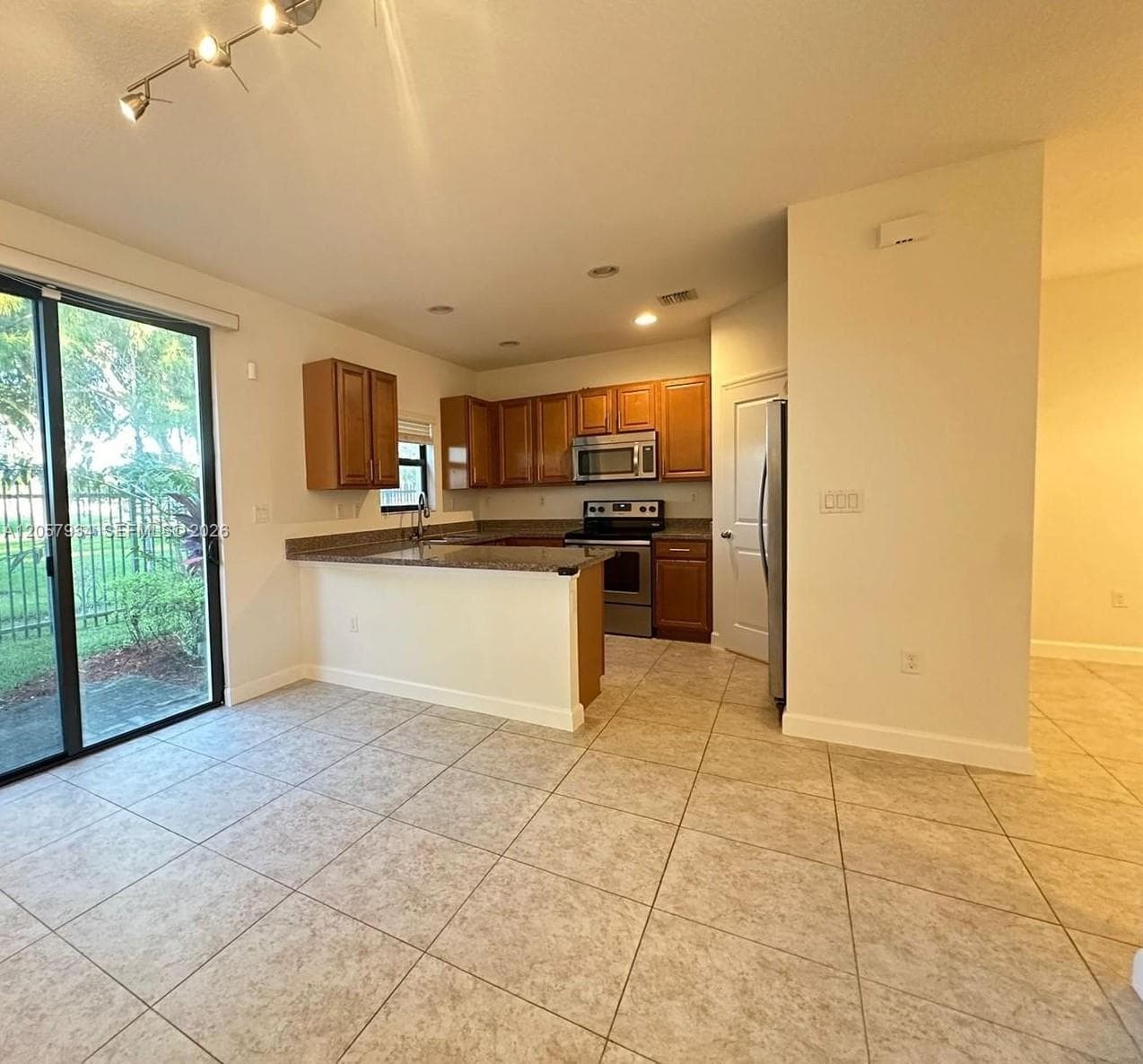 317 NE 194th Ln # 317, Miami FL 33179 photo 5