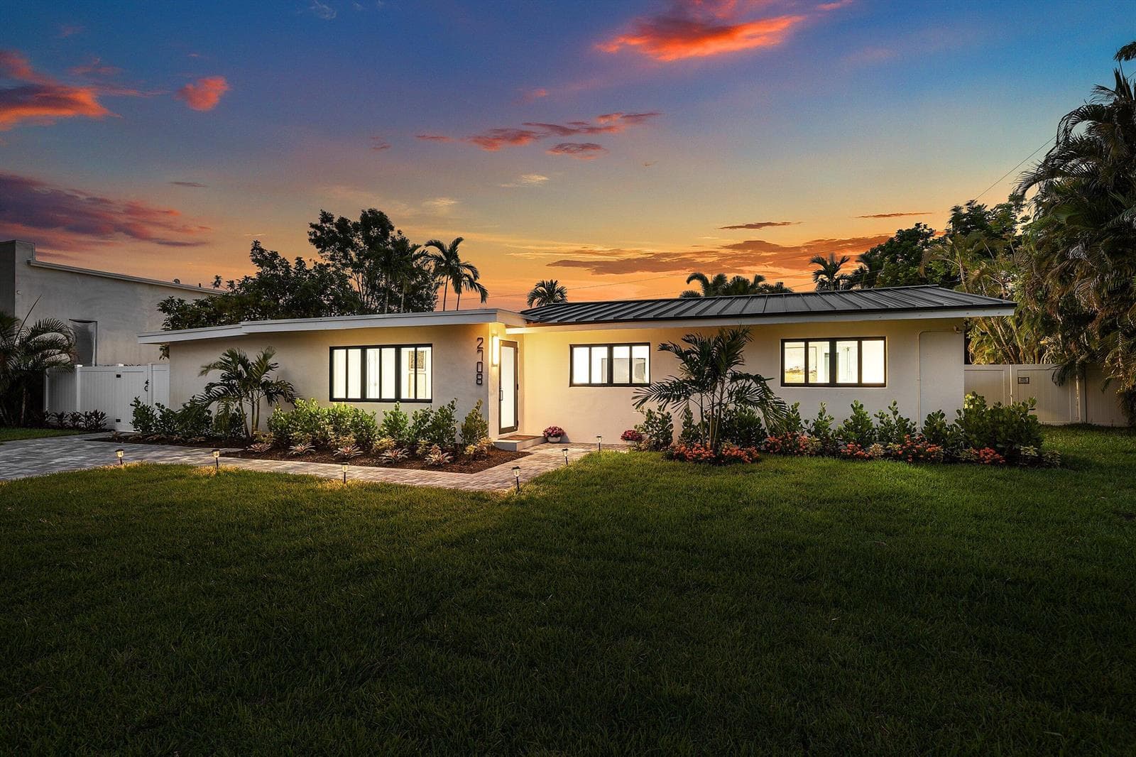 2708 NE 1ST Avenue, Wilton Manors FL 33334 photo 3