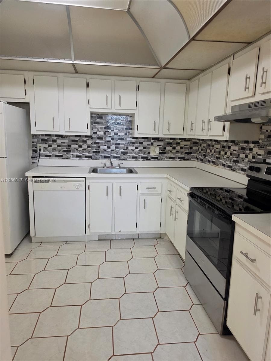 4158 Inverrary Dr # 308, Lauderhill FL 33319 photo 3