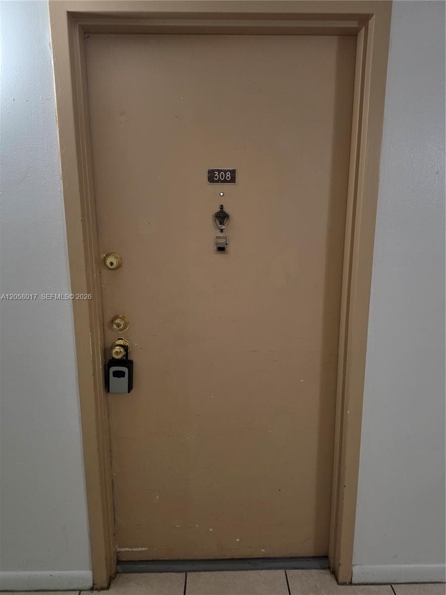 4158 Inverrary Dr # 308, Lauderhill FL 33319