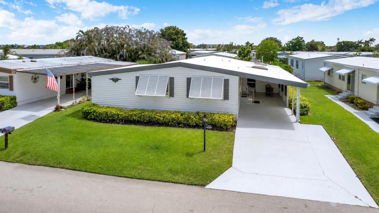 140 NE Pinelake Village Boulevard, Jensen Beach FL 34957