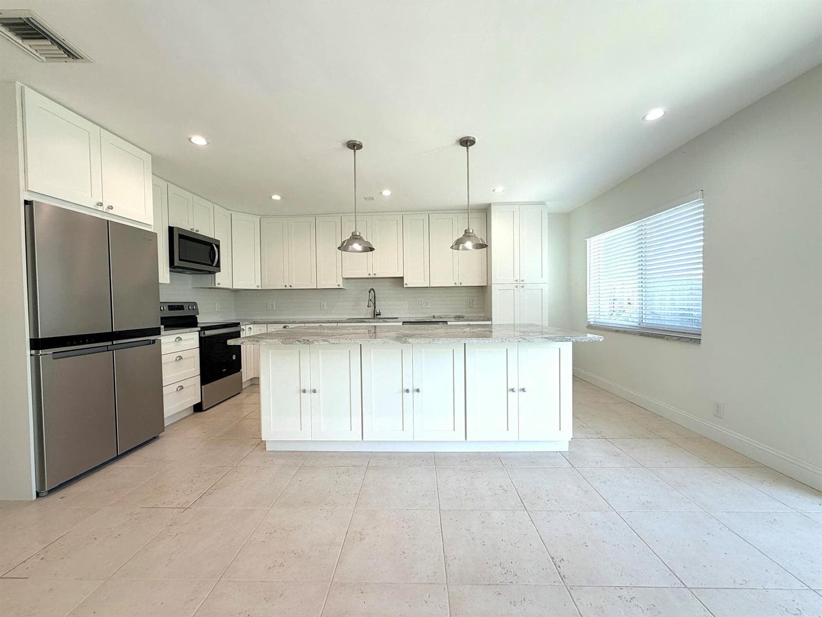 2648 NE 9TH Street, Pompano Beach FL 33062 photo 4