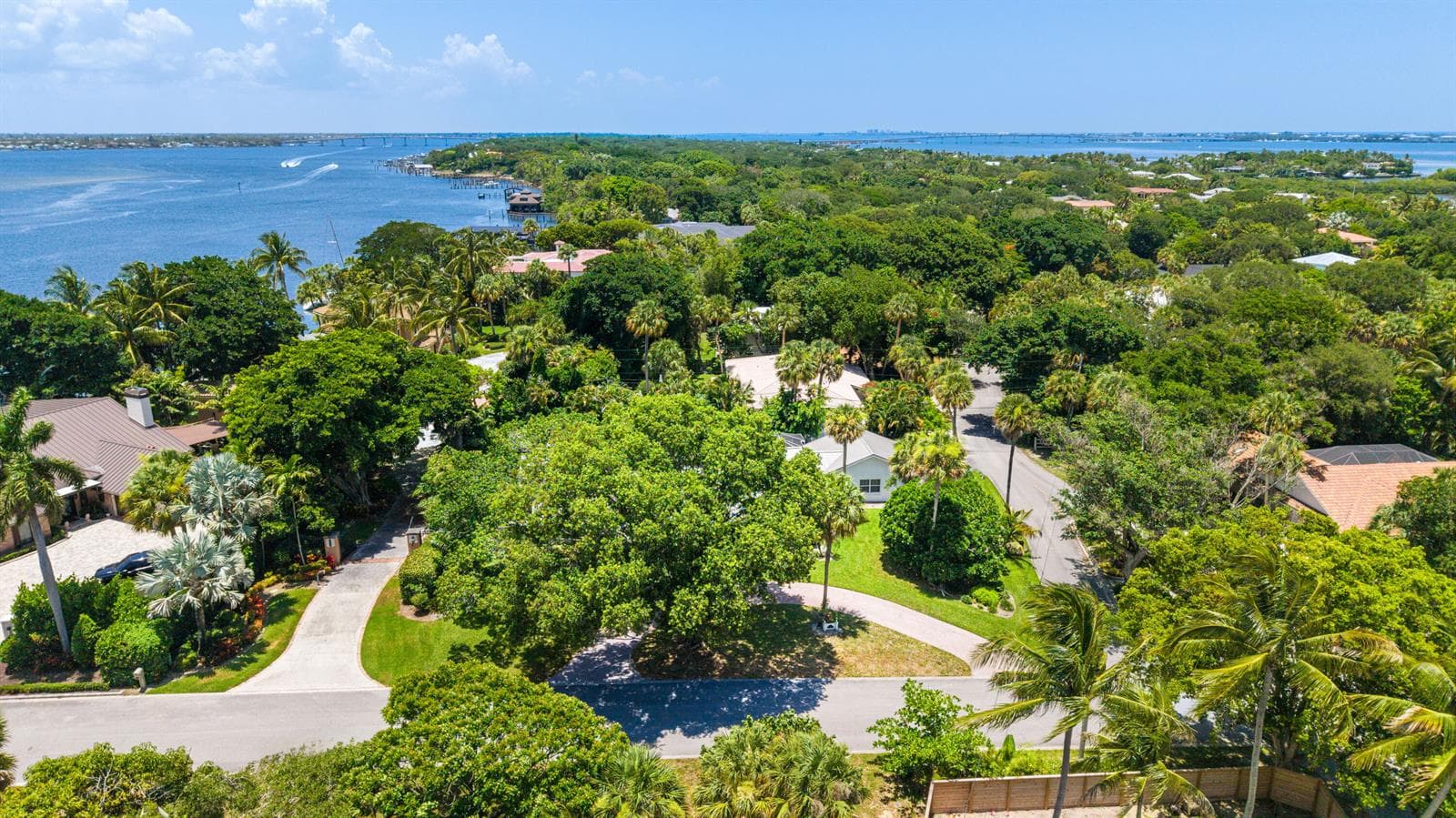 15 W HIGH POINT Road, Sewalls Point FL 34996 photo 2