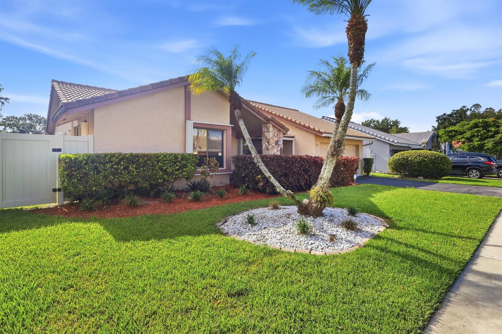 700 NW 102ND Way, Plantation FL 33324 photo 3