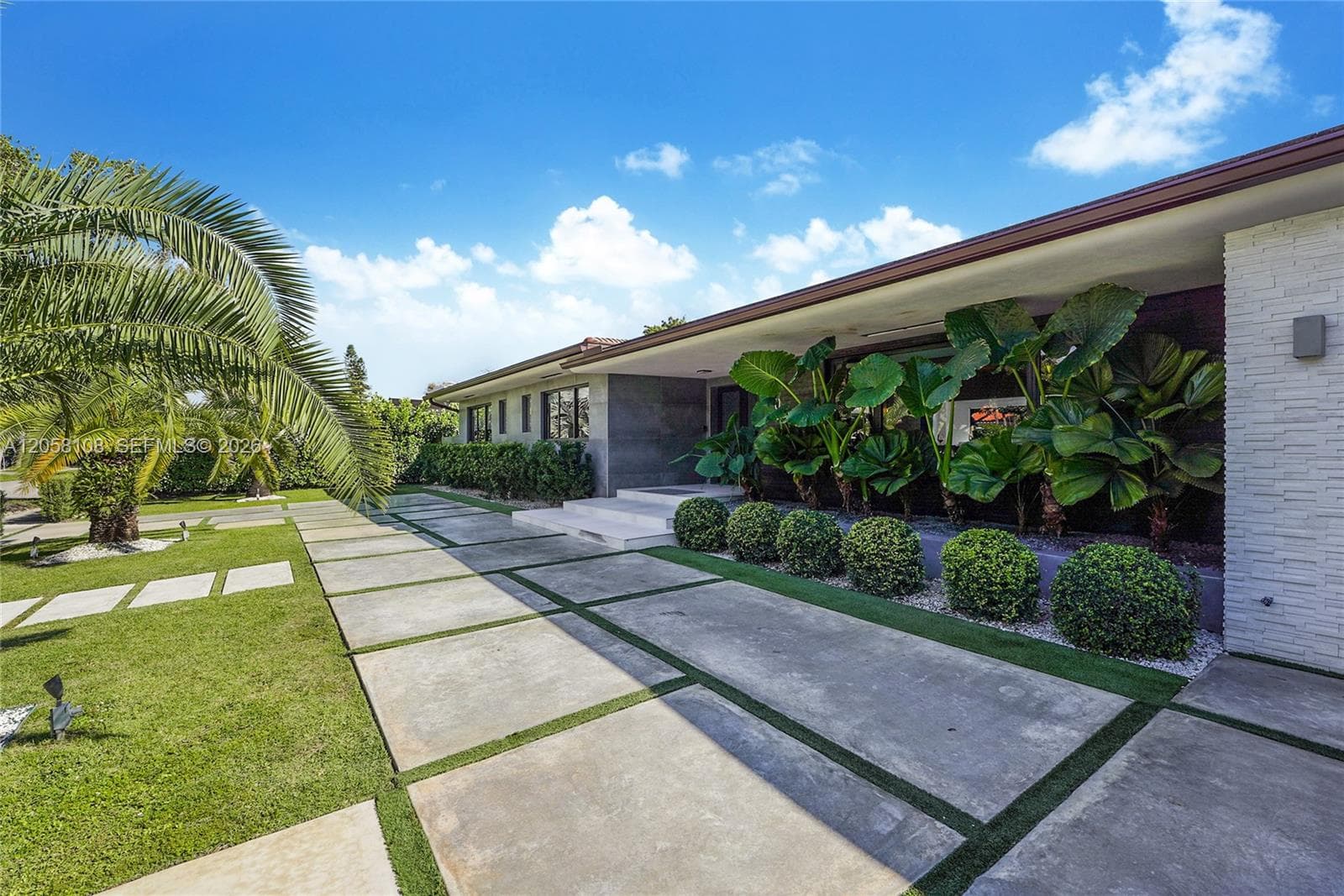 60 Shore Dr W, Miami FL 33133 photo 2