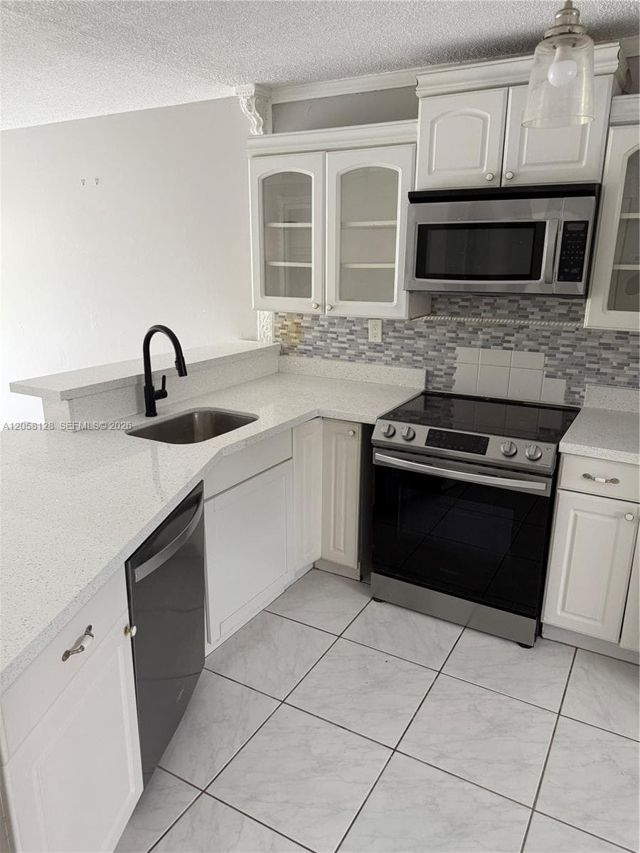 1780 NE 191st St # 410-2, Miami, FL 33179 photo 2