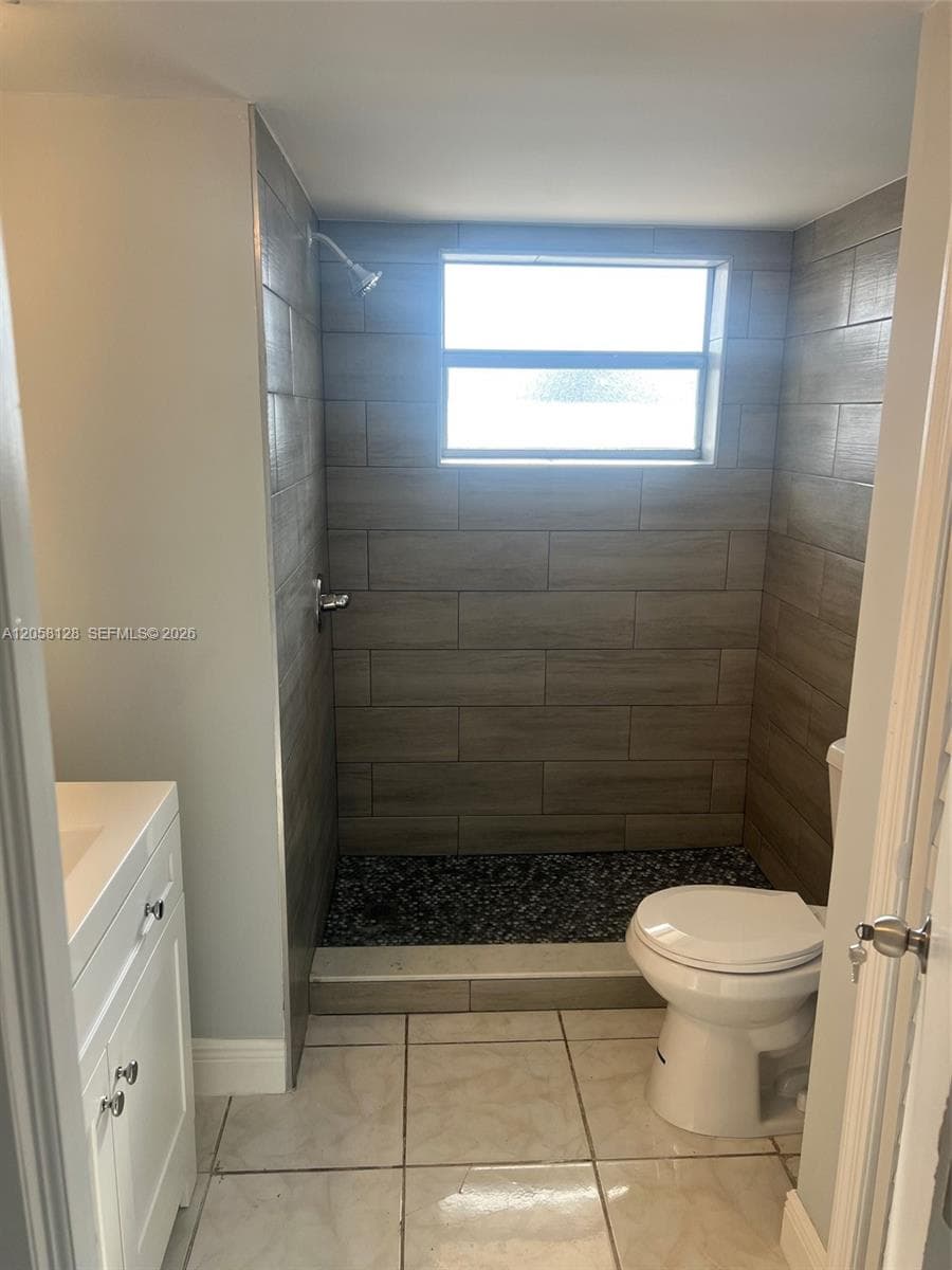 1780 NE 191st St # 410-2, Miami, FL 33179 photo 5
