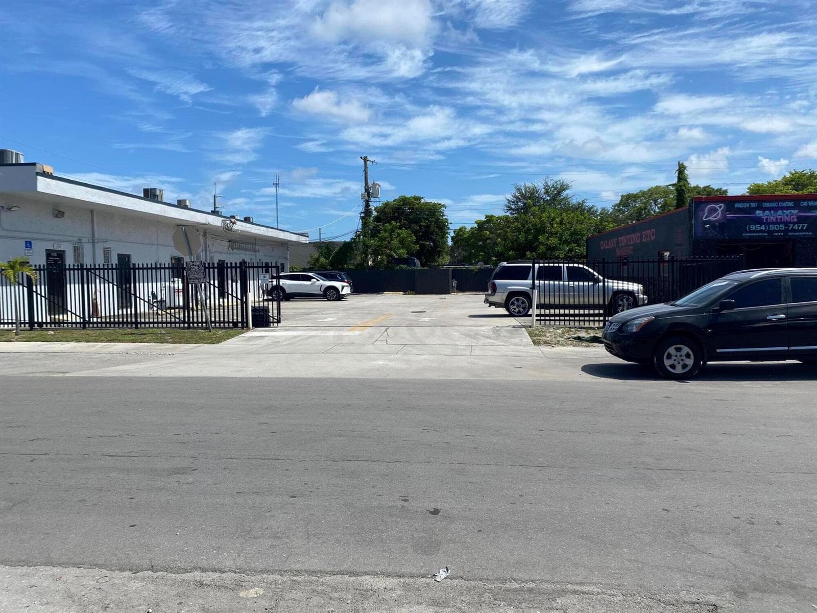1000 S 56th Avenue, Hollywood FL 33023 photo 2