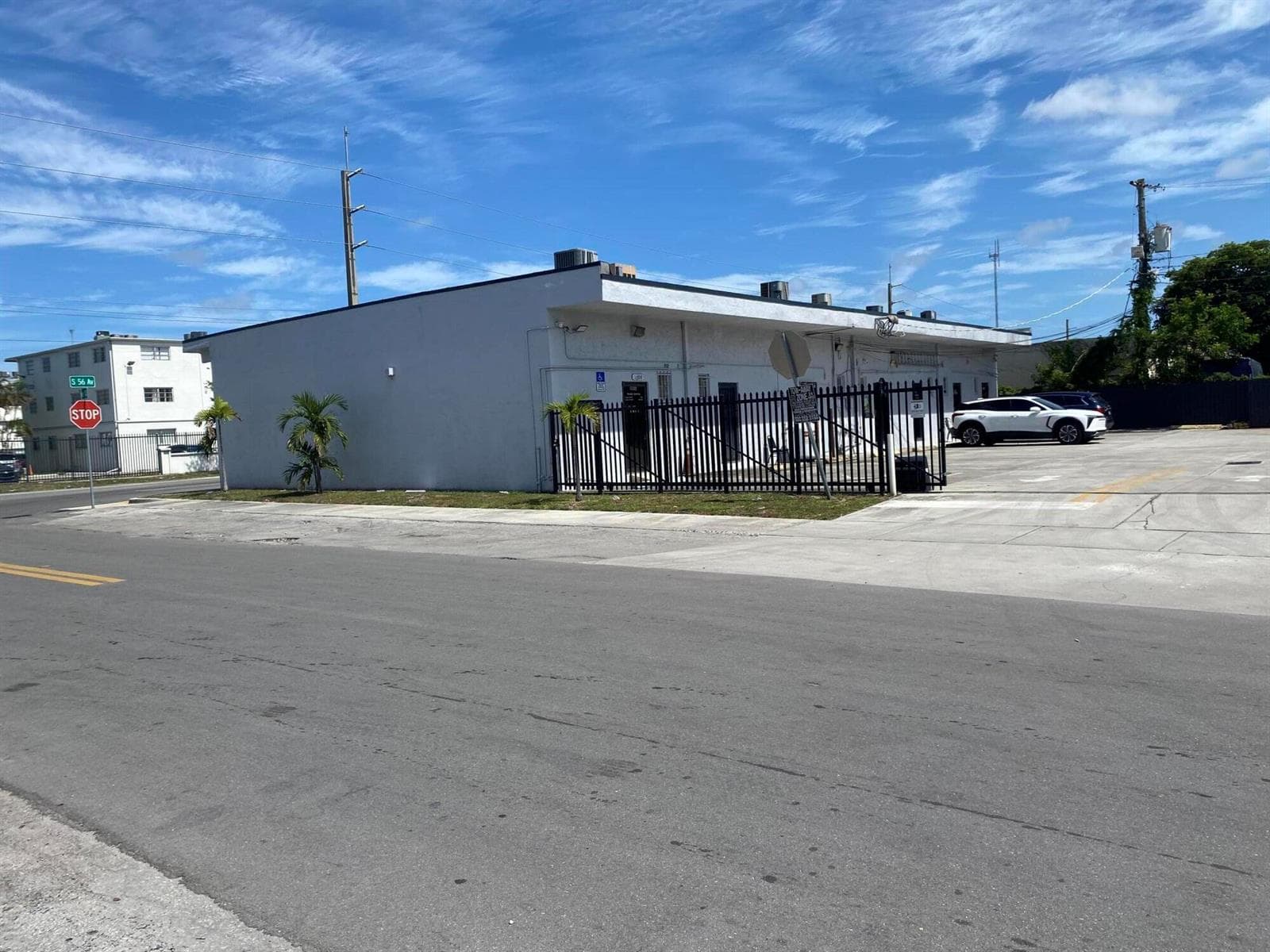 1000 S 56th Avenue, Hollywood FL 33023 photo 3