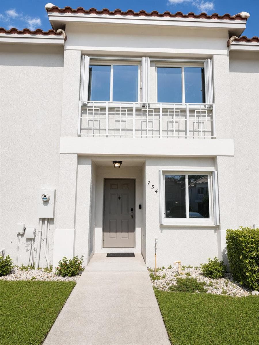 754 NW 208TH Drive # 754, Pembroke Pines FL 33029