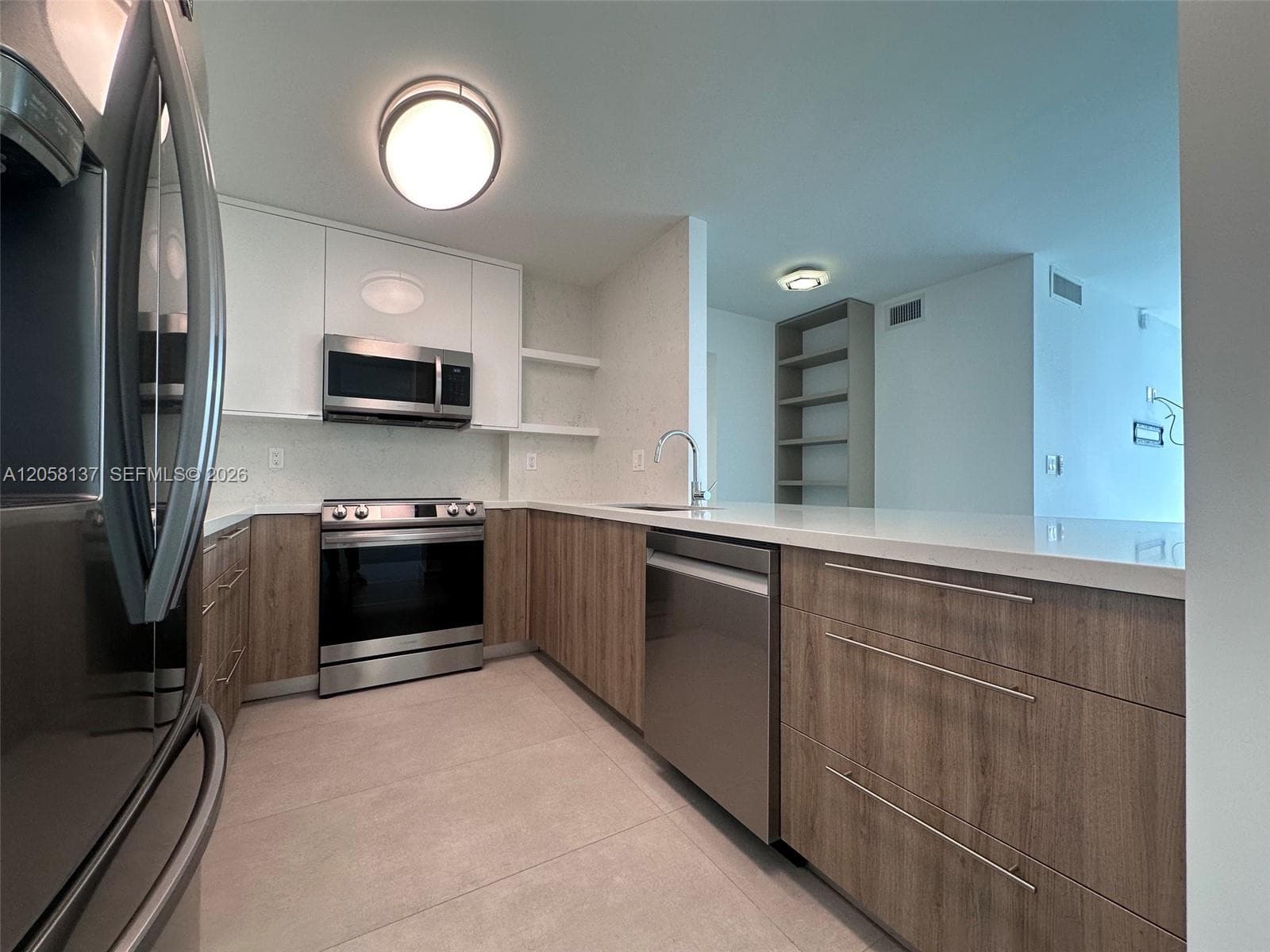 100 Bayview Dr # 317, Sunny Isles Beach FL 33160 photo 3