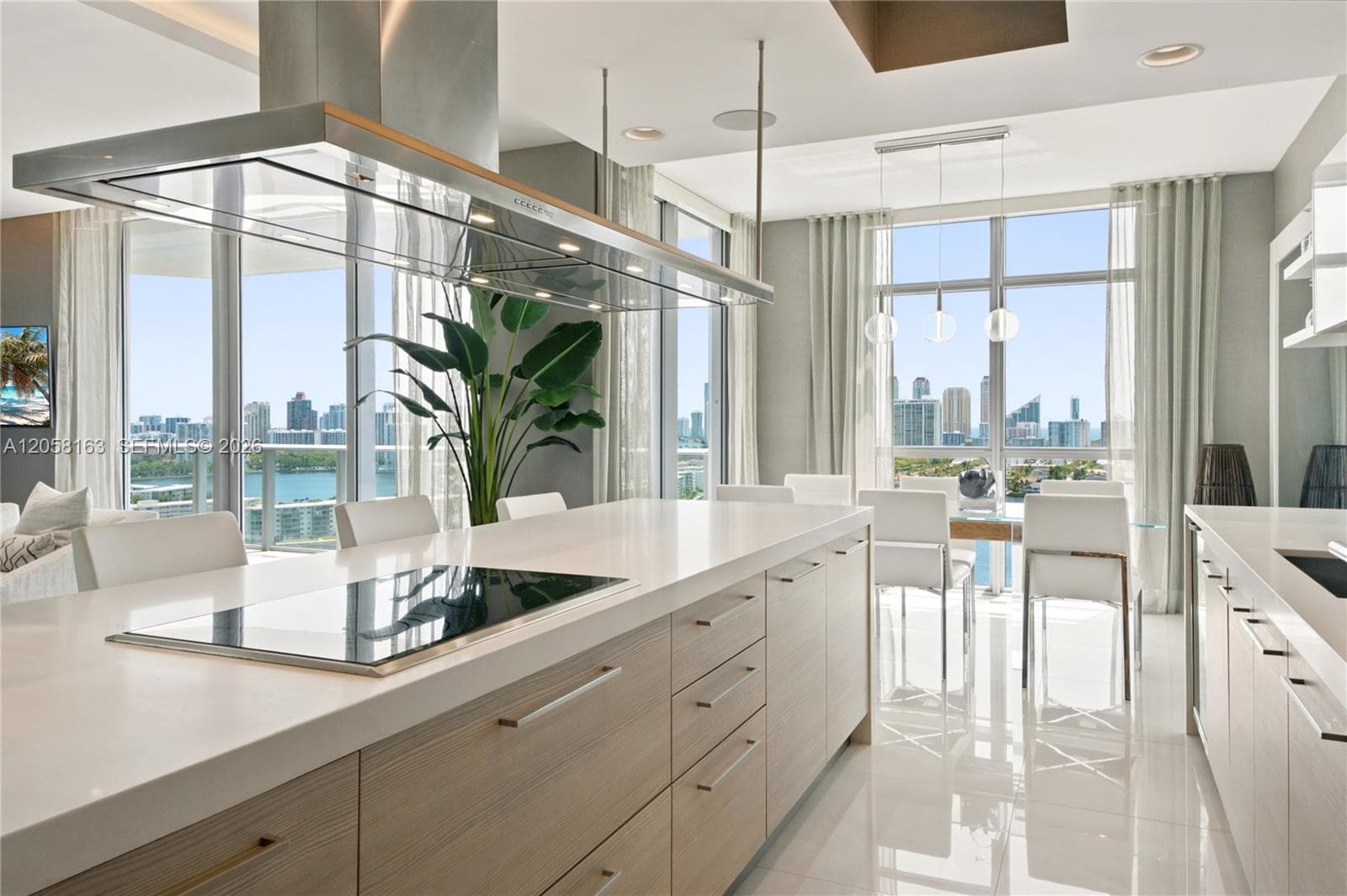 17301 Biscayne Blvd # 2010, North Miami Beach FL 33160 photo 4