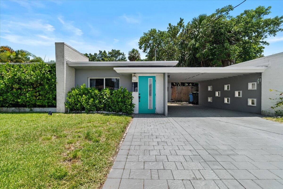 1560 NE 32ND Street, Oakland Park FL 33334