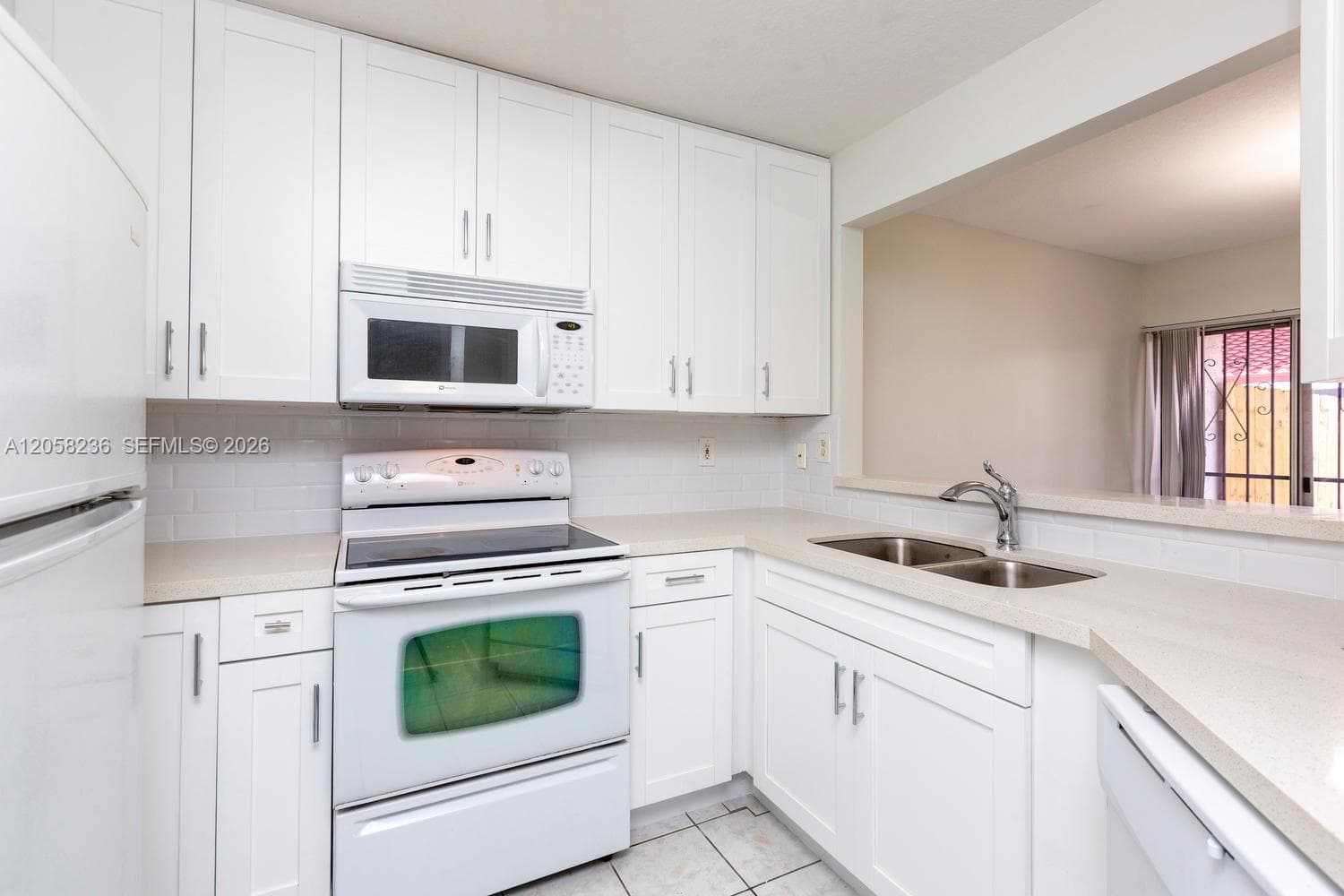 20700 SW 81st Ave, Cutler Bay FL 33189 photo 3
