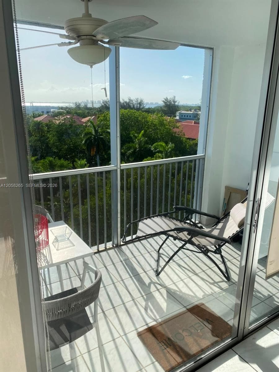 150 Ocean Lane Dr # 8B, Key Biscayne FL 33149 photo 2