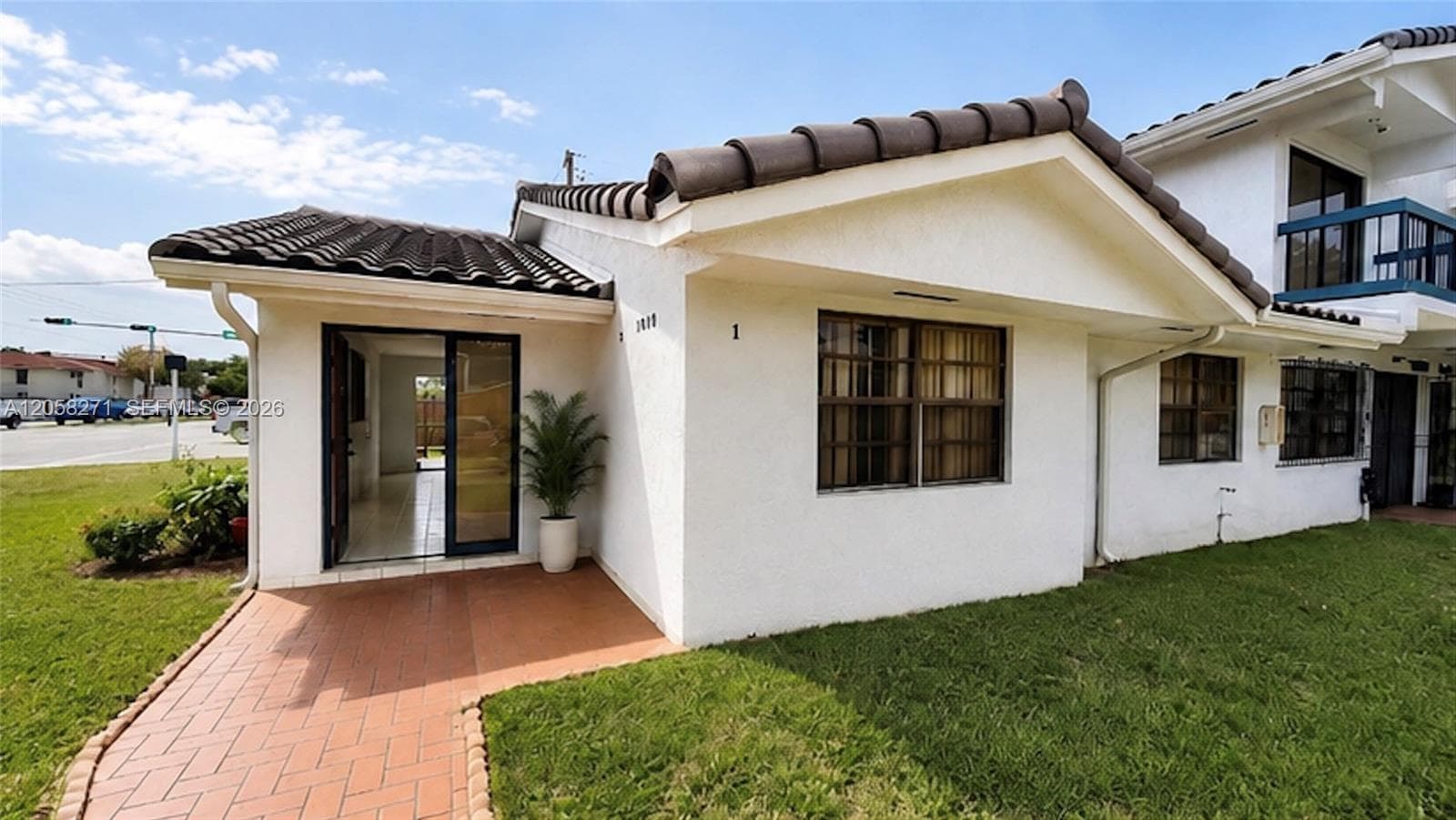 10900 NW 7th St # 101, Miami FL 33172 photo 2