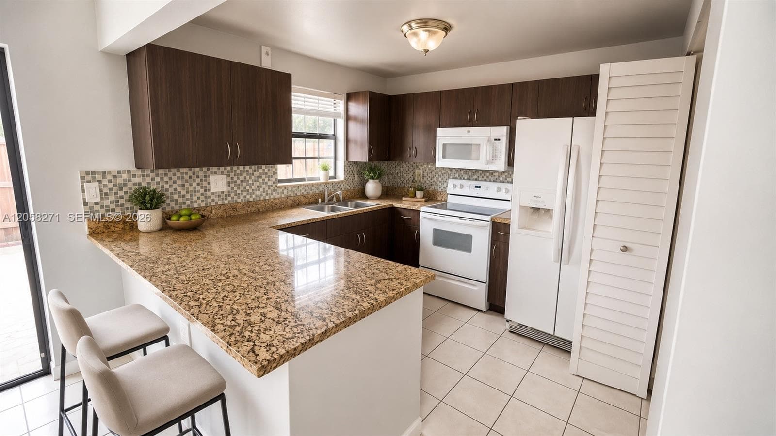 10900 NW 7th St # 101, Miami FL 33172 photo 3