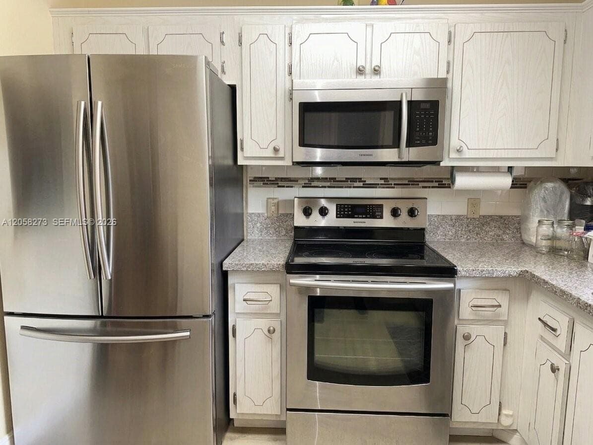 9801 Sunrise Lakes Blvd # 203, Sunrise FL 33322 photo 3