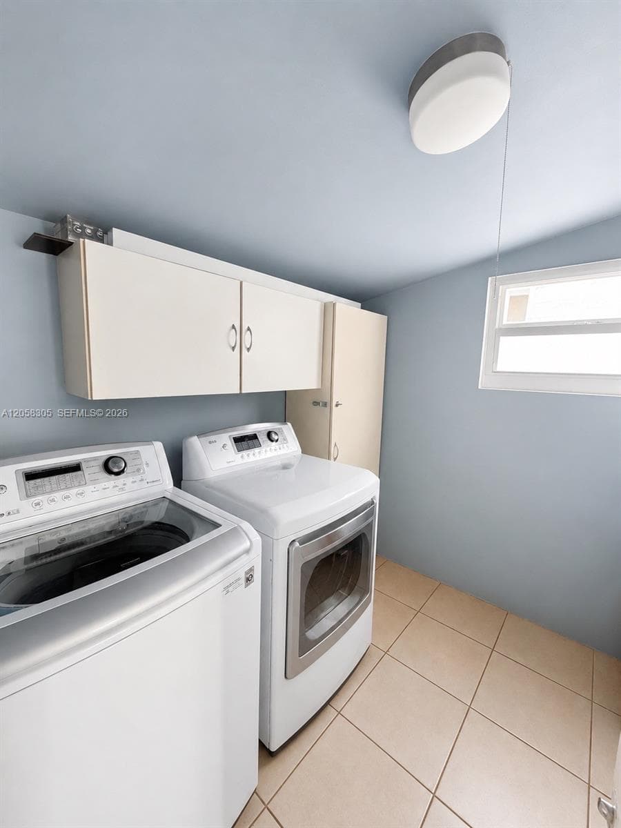 5651 NE 9th Ave, Oakland Park FL 33334 photo 4