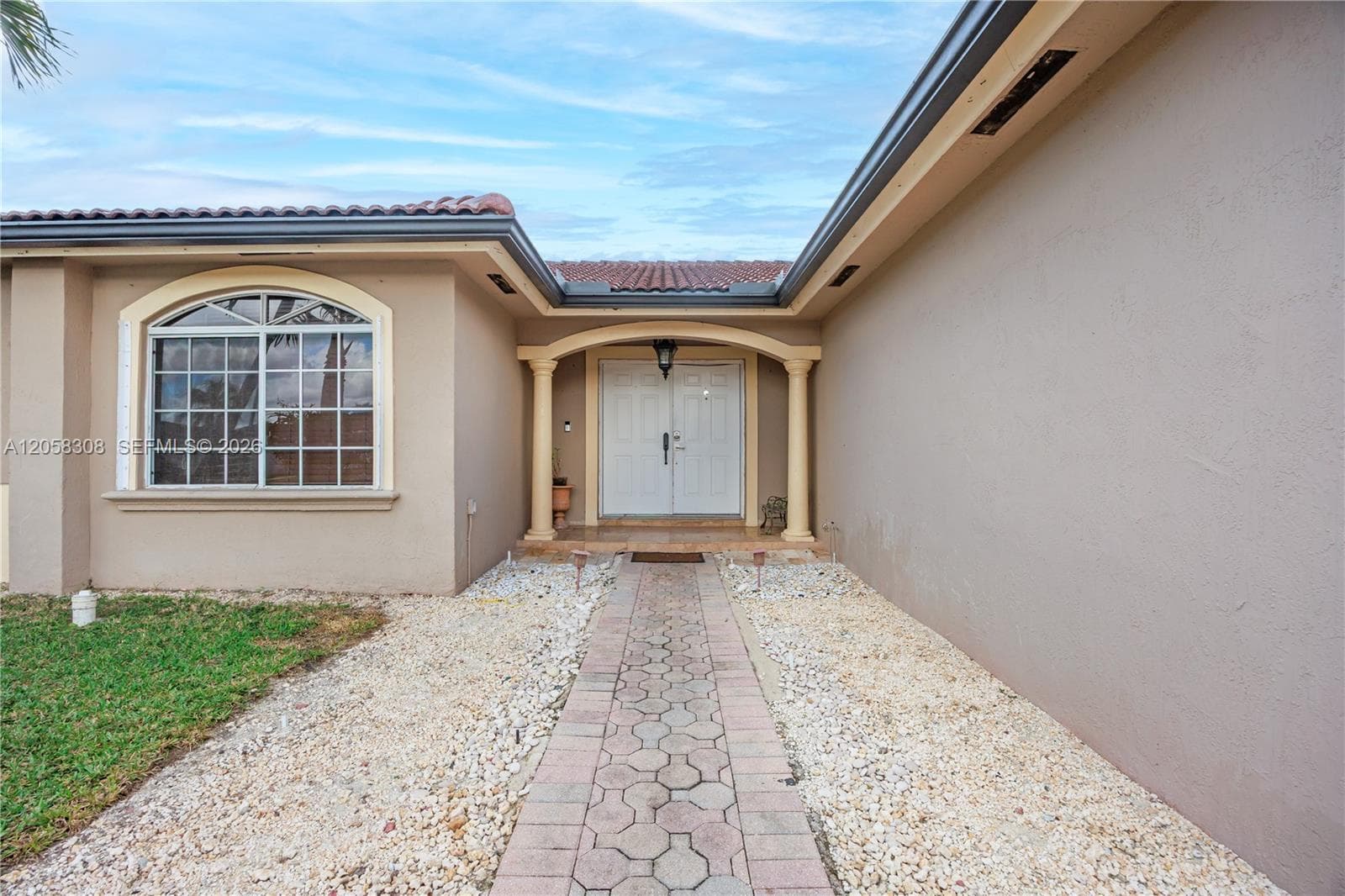 15330 SW 170th Ter, Miami FL 33187 photo 2