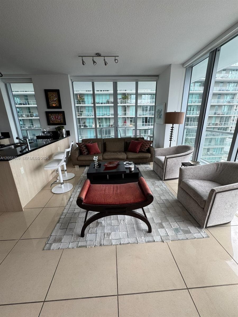 1111 SW 1 AV # 1414-N, Miami FL 33130 photo 4
