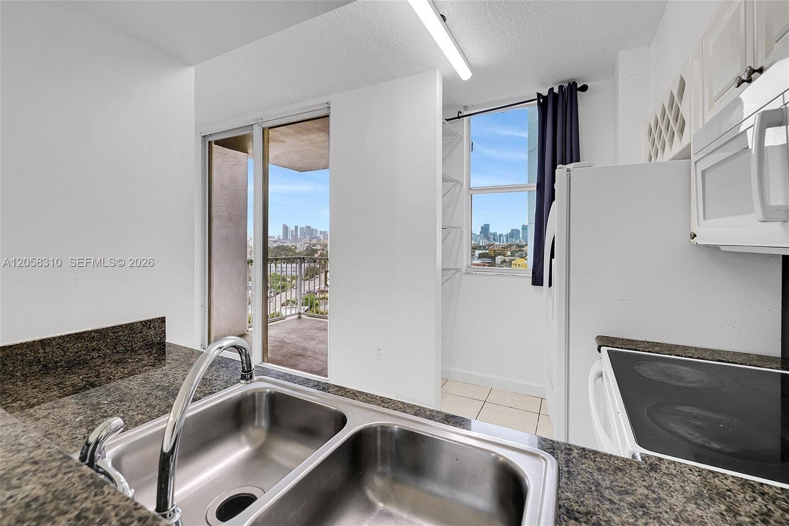 1 Glen Royal Pkwy # 1010, Miami FL 33125 photo 3