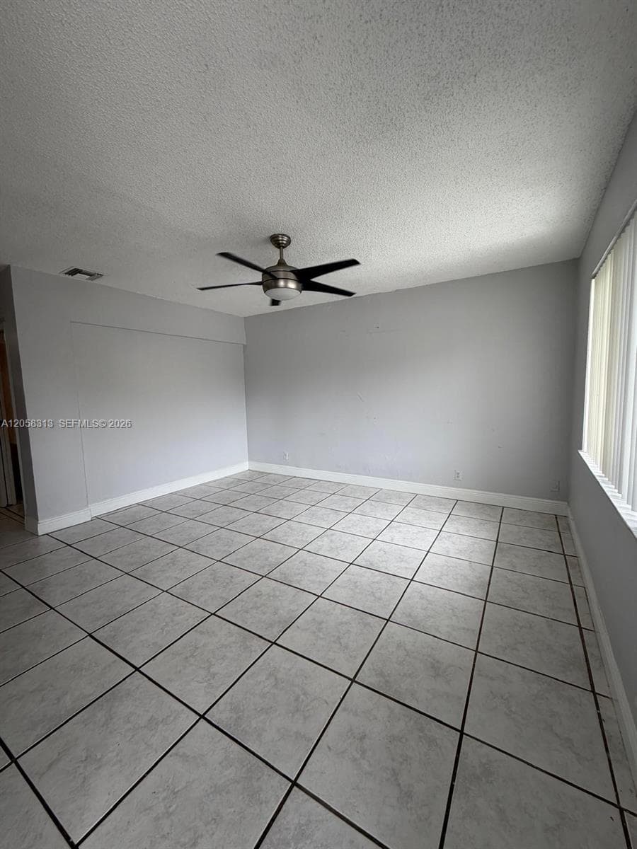 9116 NW 35th Pl, Sunrise FL 33351 photo 4