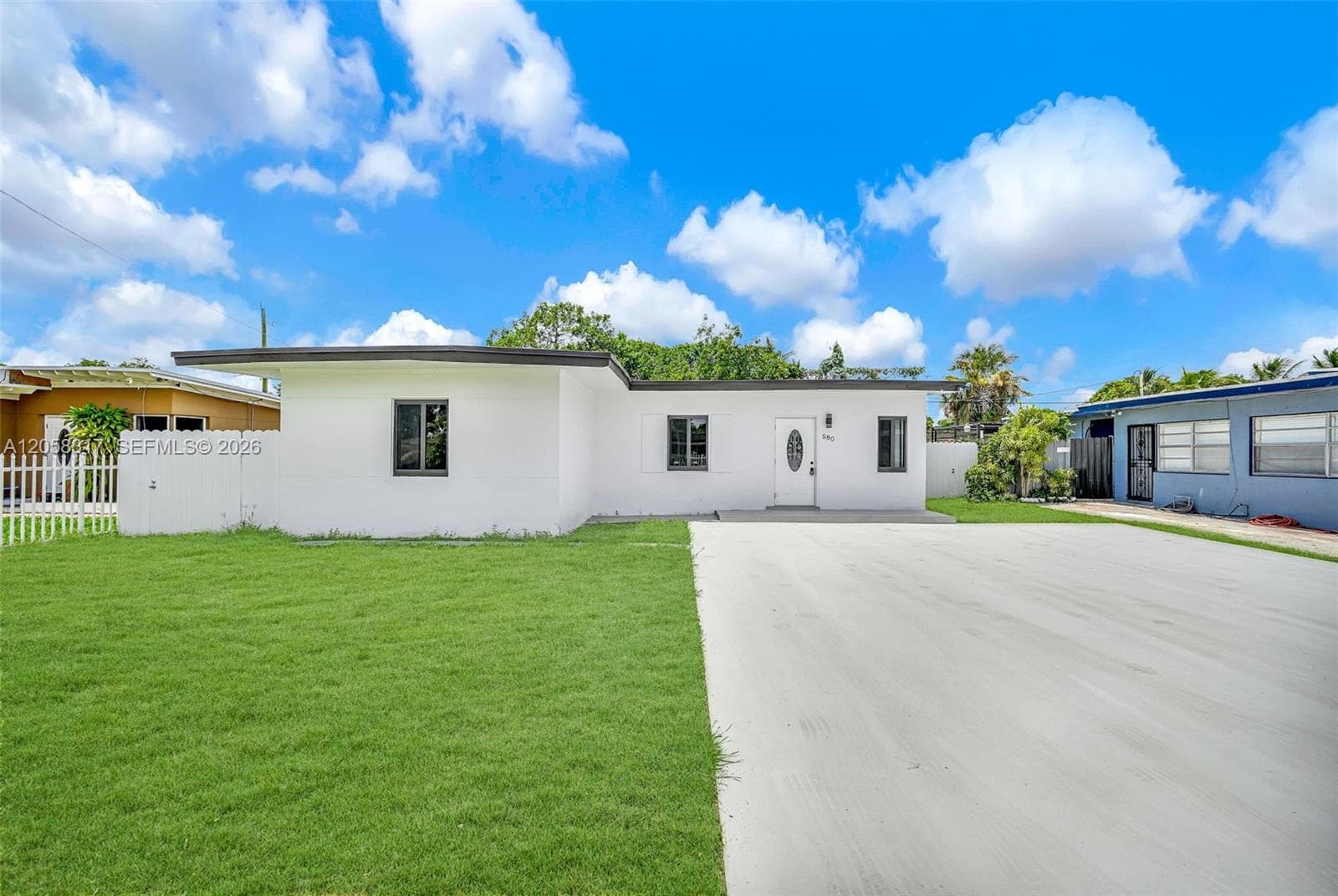 580 NW 116th Ter, Miami FL 33168 photo 2