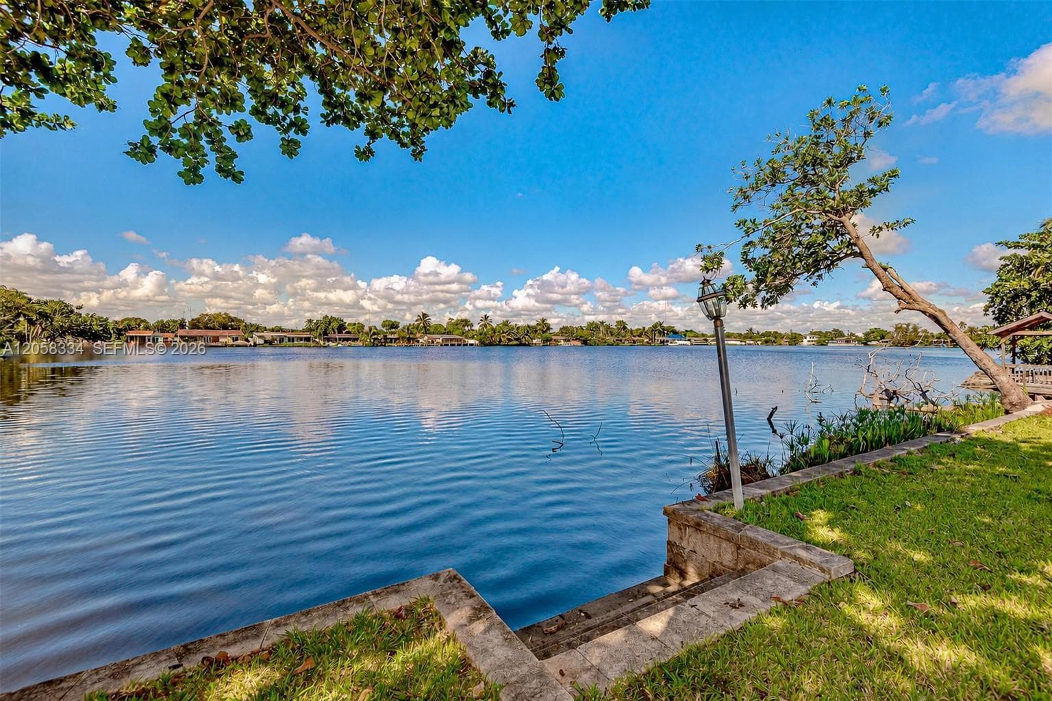 20950 NE 25th Ct, Miami FL 33180 photo 2
