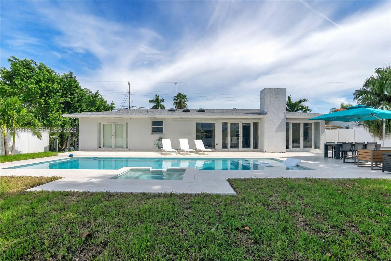 20950 NE 25th Ct, Miami FL 33180 photo 5