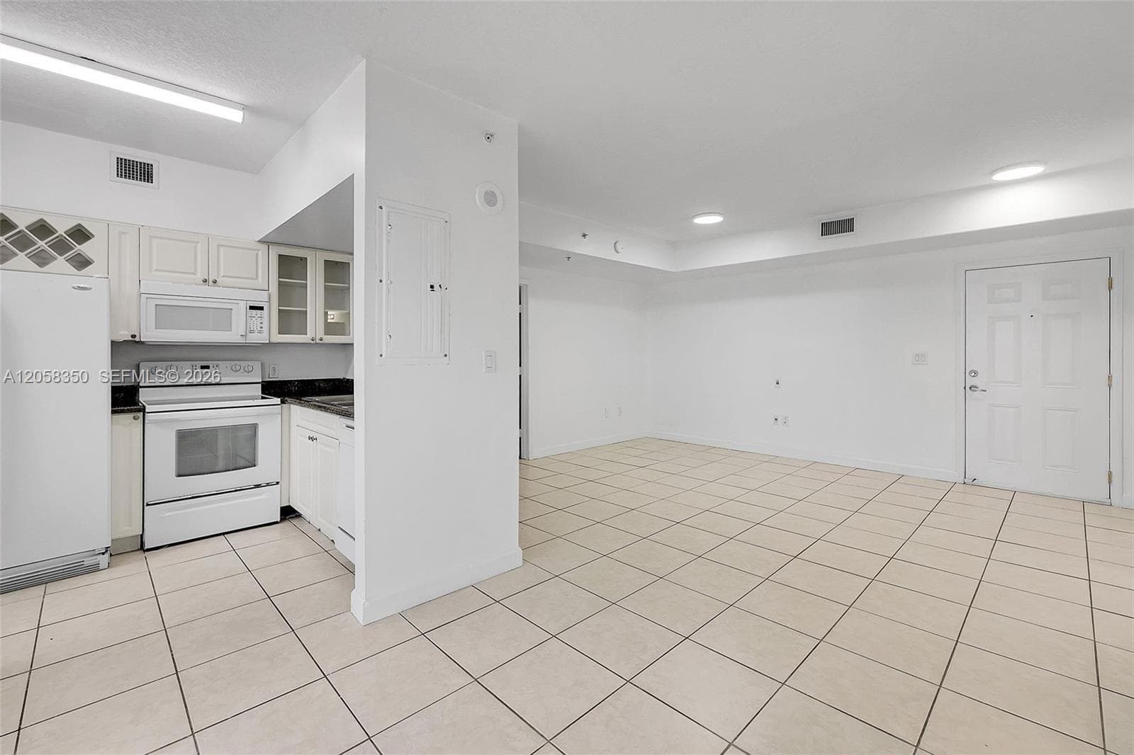 1 Glen Royal Pkwy # 809, Miami FL 33125