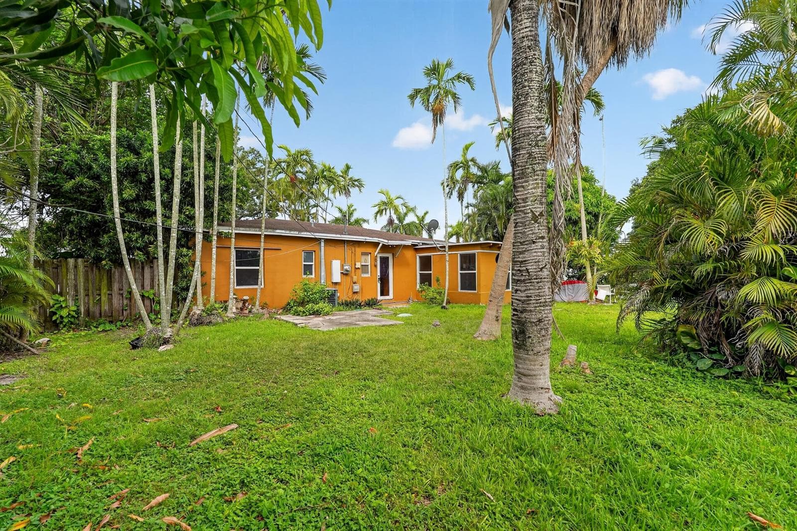 14621 LINCOLN Boulevard, Miami FL 33176 photo 3