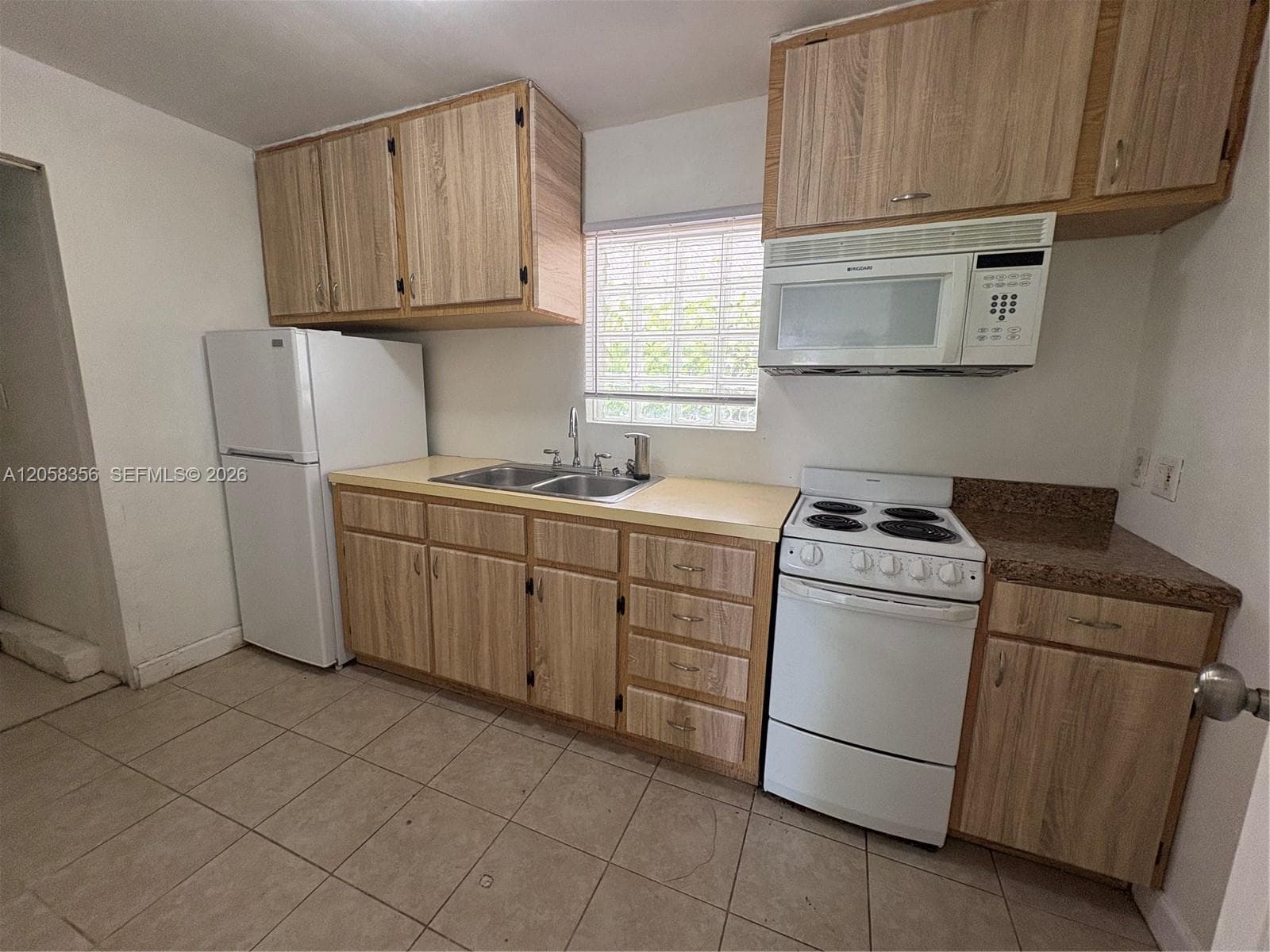 410 Pinecrest Dr # 2, Miami Springs FL 33166 photo 5