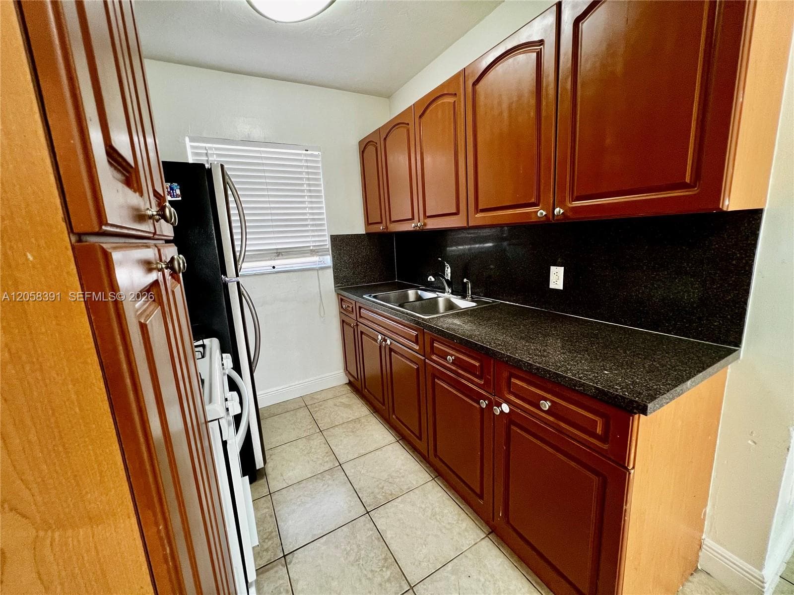 2072 NE 169th St # 8, North Miami Beach FL 33162 photo 4