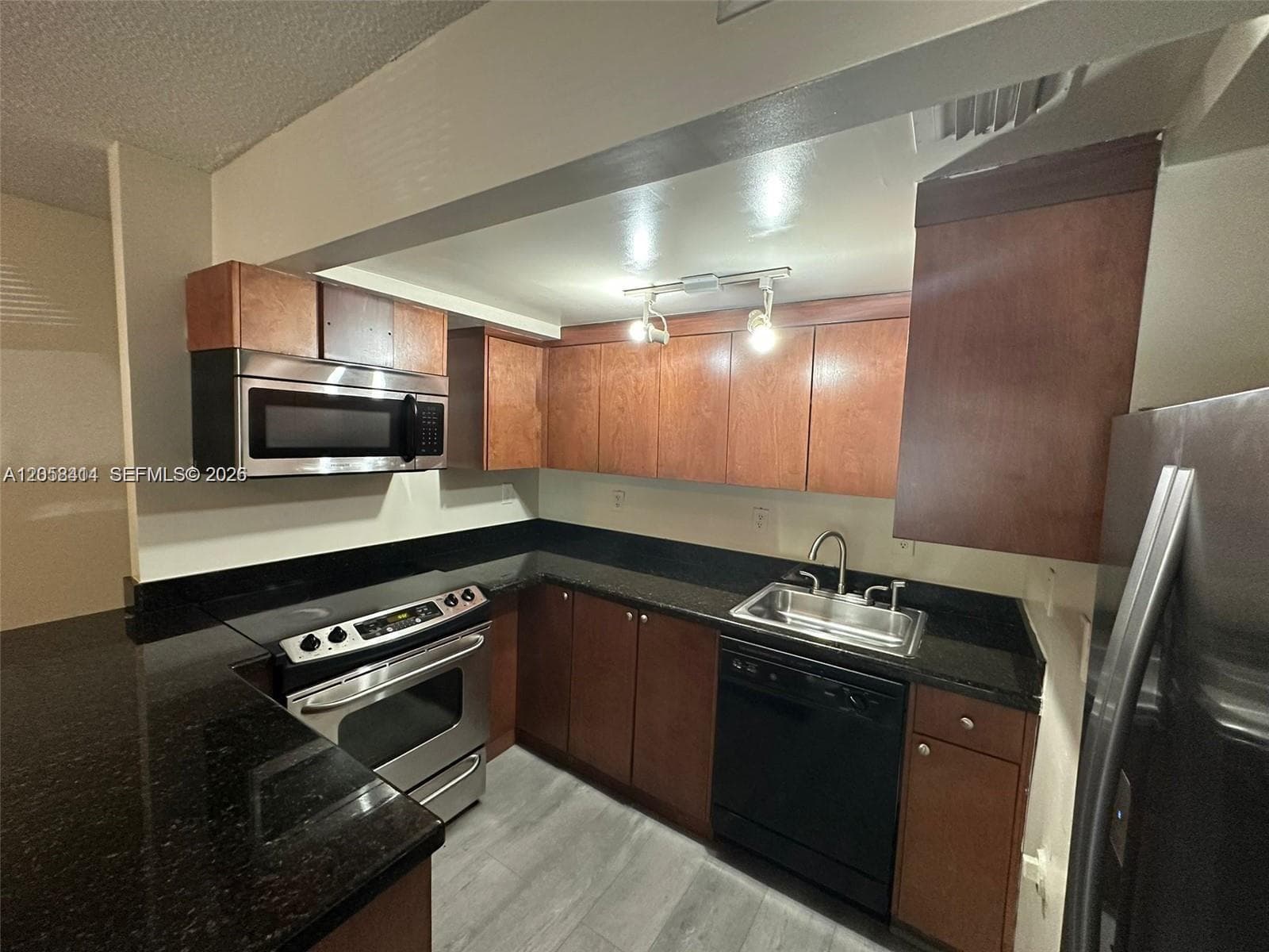 950 NW 11th St # 1C, Miami, FL 33136 photo 3